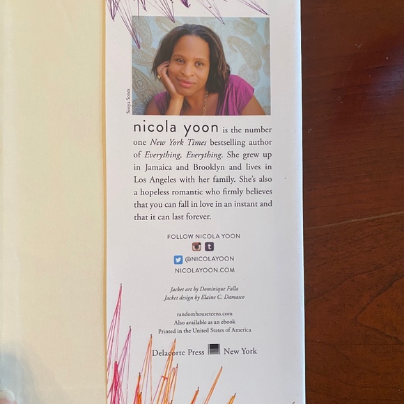 The Sun is Also a Star hardcover book by Nicole Yoon - Picture 5 of 5